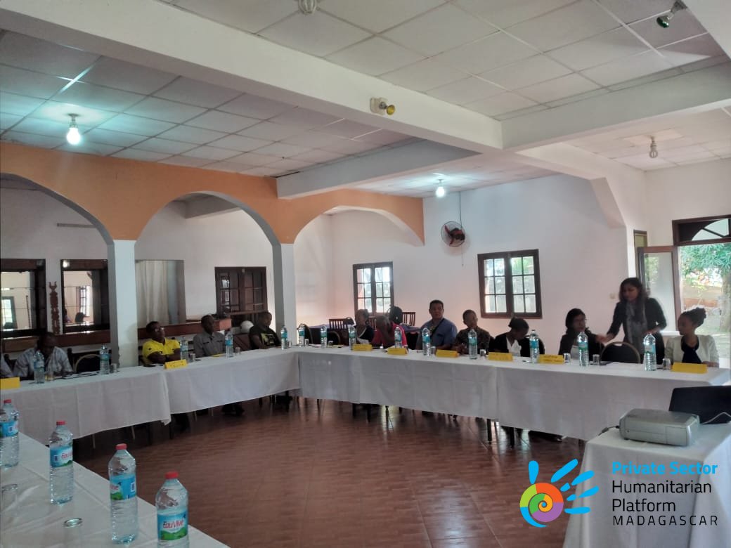 pshpmada's tweet photo. 1er sept 2022 : Réunion technique dans la région de SAVA avec les autorités de cette région, la Team coordination, le point focal régional de la PSHP avec l’ONG Vanille Durable Bemanevika, les entreprises du secteur privé implantées dans la région et les partenaires humanitaires. https://t.co/FalUPvYfrb