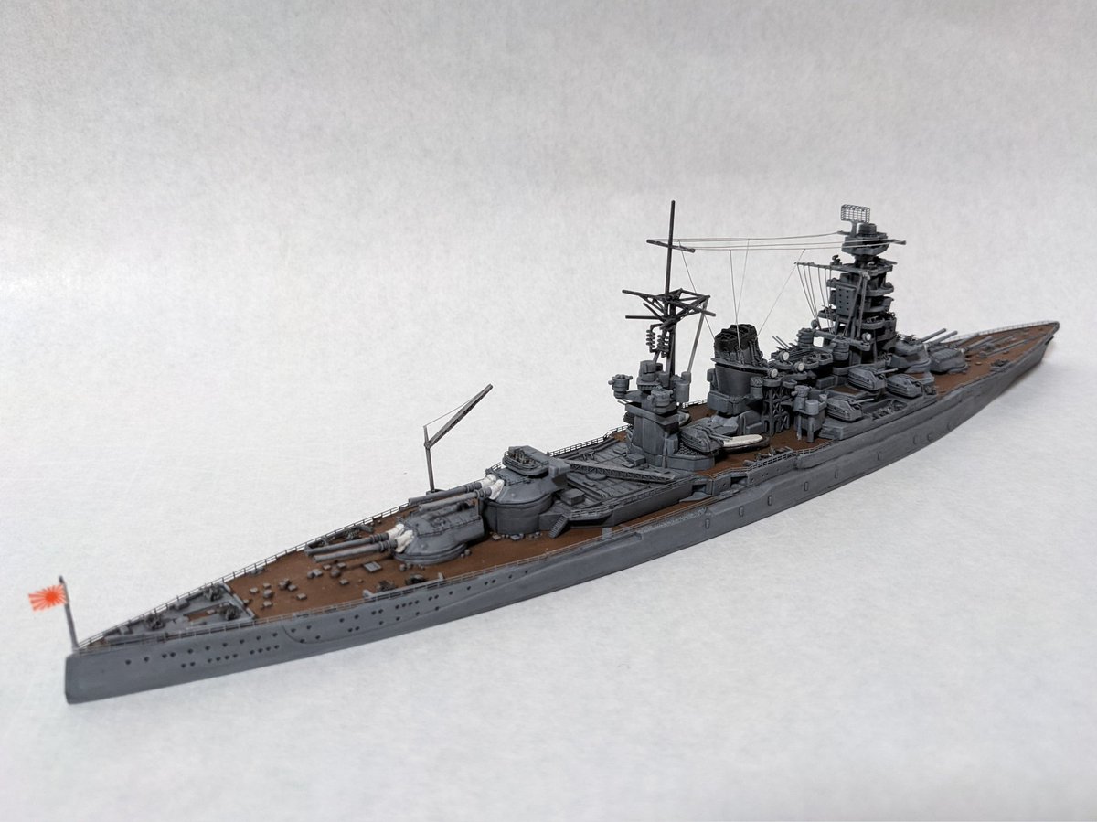 hibari___5's tweet photo. 日本帝国海軍
長門型戦艦一番艦 『長門-改』

アオシマの1/700をベースに、3Dプリンタによる自作パーツを追加。対空戦闘能力の向上を図った姿を想像して製作しました。

［主兵装］
41cm連装砲   4基
長10cm連装高角砲   8基
25mm三連装機銃   21基
25mm連装機銃   16基

 #架空艦 
 #IF改装 https://t.co/yiIq2P2ZW7