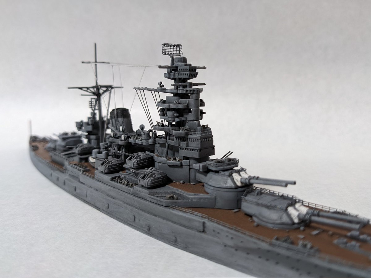 hibari___5's tweet photo. 日本帝国海軍
長門型戦艦一番艦 『長門-改』

アオシマの1/700をベースに、3Dプリンタによる自作パーツを追加。対空戦闘能力の向上を図った姿を想像して製作しました。

［主兵装］
41cm連装砲   4基
長10cm連装高角砲   8基
25mm三連装機銃   21基
25mm連装機銃   16基

 #架空艦 
 #IF改装 https://t.co/yiIq2P2ZW7