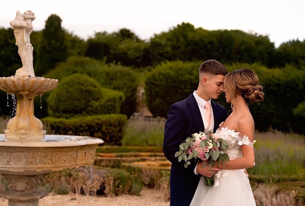 If you’re planning the kind of wedding that’s only seen in fairytales, you’re looking at the right place! Join us for our #WeddingFair on Sun 18th Sept. Register bit.ly/3IDk8Tt #weddingday #weddinginspiration #bride #marrriage #dreamwedding #weddingdress <a href="/MomentoSel/">Selen Photography</a>