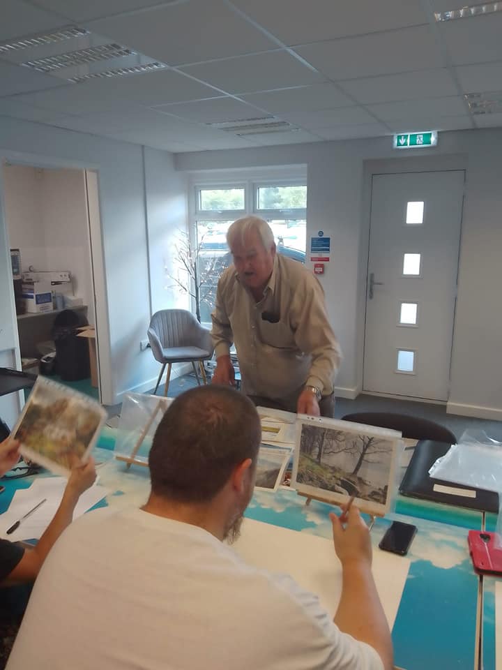 WiganLeighCarer's tweet photo. We want to say a huge thank you to Alex, who came to the Centre yesterday to deliver a Beginners Grid Drawing Group to carers.
Alex gave great guidance on how to use this low tech way to reproduce an image you want to paint or draw.
#GridDrawing #Relaxation #Artforeveryone https://t.co/whXZvfPXY0