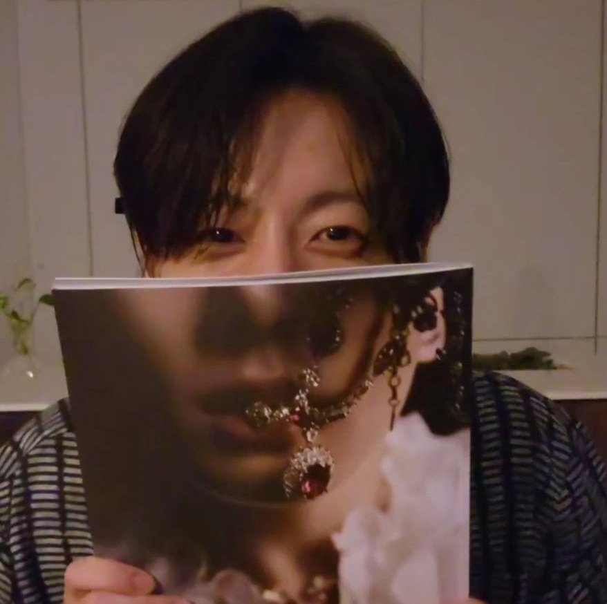 O613file's tweet photo. i just realized yall LMAOOOO https://t.co/9VB61j7zKN
