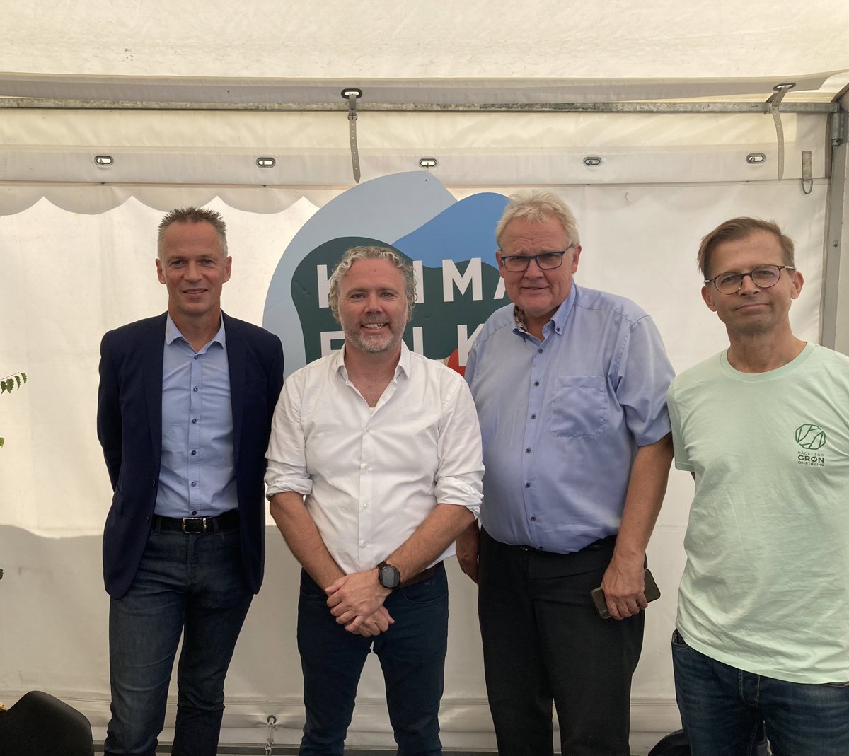 GreenPowerDK's tweet photo. God debat på @klimafolkm! Talte om uafhængighed af russisk gas, forsyningssikkerhed og kraftværkernes rolle. Forslagene lød bla. på:
🔌Bæredygtig biomasse sikrer forsyningssikkerheden

🌬️Vi kan ikke lave PtX uden biogen CO2

💡Kraftværker bliver energiparker og samler teknologier https://t.co/catDdd11cM