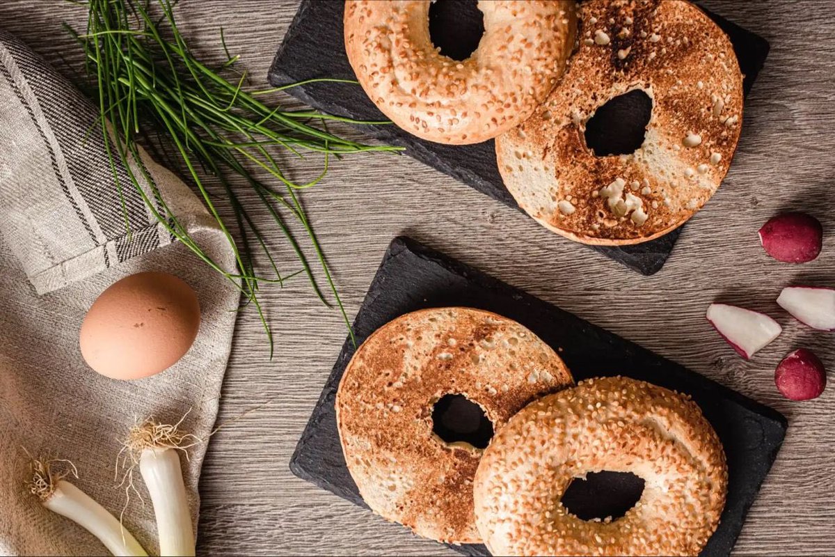 LeeSanders_SBW's tweet photo. Celebrate #NationalBreakfastMonth by starting your day with tasty, nutrient dense grain foods like whole grain toast, bagels or whole grain rich cereals for your most important meal of the day. Grain foods fuel your busy, productive day!  #GetGrains #MyPlate https://t.co/nsAyd41Zuu
