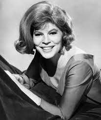 merlinpapin3's tweet photo. .@FredOL69007 Aujourd'hui l'actrice #AnneJackson aurait eu 96 ans (décédée en 2016) on a pu la voir dans 

Folks 
So Young So Bad
Bague au doigt corde au Cou
Family Man https://t.co/emESeoggSF