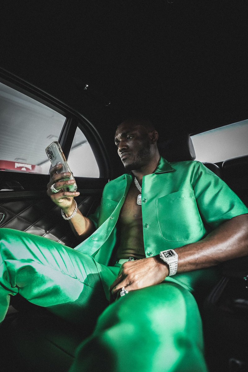 USMAN84kg's tweet photo. Pulling up to the James Brown Concert like lol 🔥🤣 https://t.co/LJbuRnAnJ4