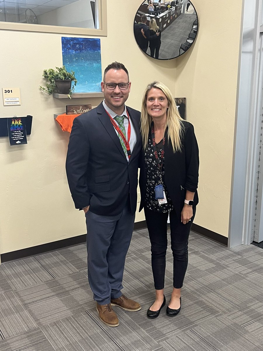 TaraVanCaster's tweet photo. My New Partner! Welcome #firstdayofschool They are the best! https://t.co/GnGhruswuw