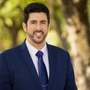 ExitPromise's tweet photo. #SmallBusiness Advisor @Neal_Isaacs is a former shark diver turned #Intermediary.  His focus is seller representation of privately held businesses with annual sales of more than $1M in the Triangle market.  Ask Neal your questions here: https://t.co/VlkRhJBOYl https://t.co/PRkAfwYkNy