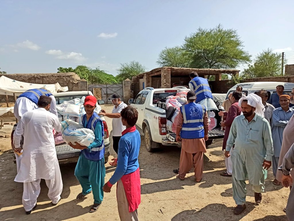 humanityfirst's tweet photo. Recent floods in Pakistan has displaced over 33 million people.
1000+ have lost their lives. 

Please come forward and help the victims of #PakistanFloods.

Donate now to help those in urgent need: https://t.co/aLlK8JMUvo https://t.co/37rNczokJV
