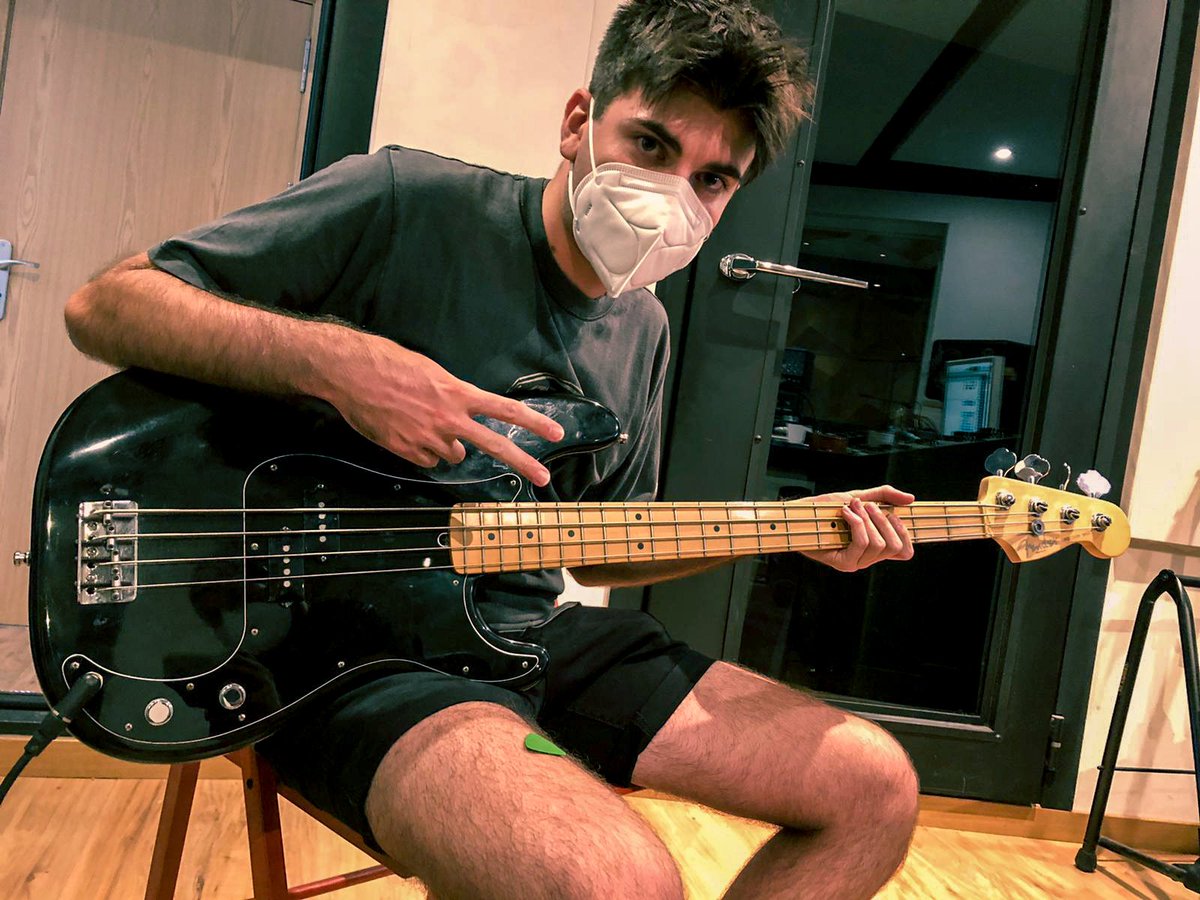 edenaband's tweet photo. Han pasado más de dos años de estas fotos, de la producción de nuestro primer EP. Han pasado muchas cosas desde entonces, pero ya es hora de soltar el trabajo realizado desde hace tanto tiempo. Apuntad fecha, 23 de septiembre.

#edena #music #septiembre #album #newalbum #NewMusic https://t.co/40rxUfpRQV