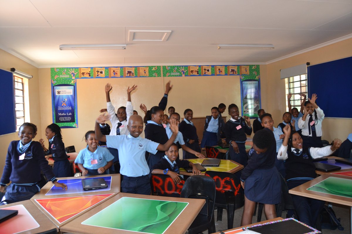 Keoi_In_Tech's tweet photo. We dont only train youth ke, we start at foundation level. Primary school kids, nothing hectic (scratch, robotics and a little bit of py)
We have raised R28 600 so far π
#R50DonationToCodeTelligenceNPC #CodeTelligenceNPC #CodeTelligenceCrowdFunding https://t.co/JTZWBi2SVv https://t.co/uGct649WZ3