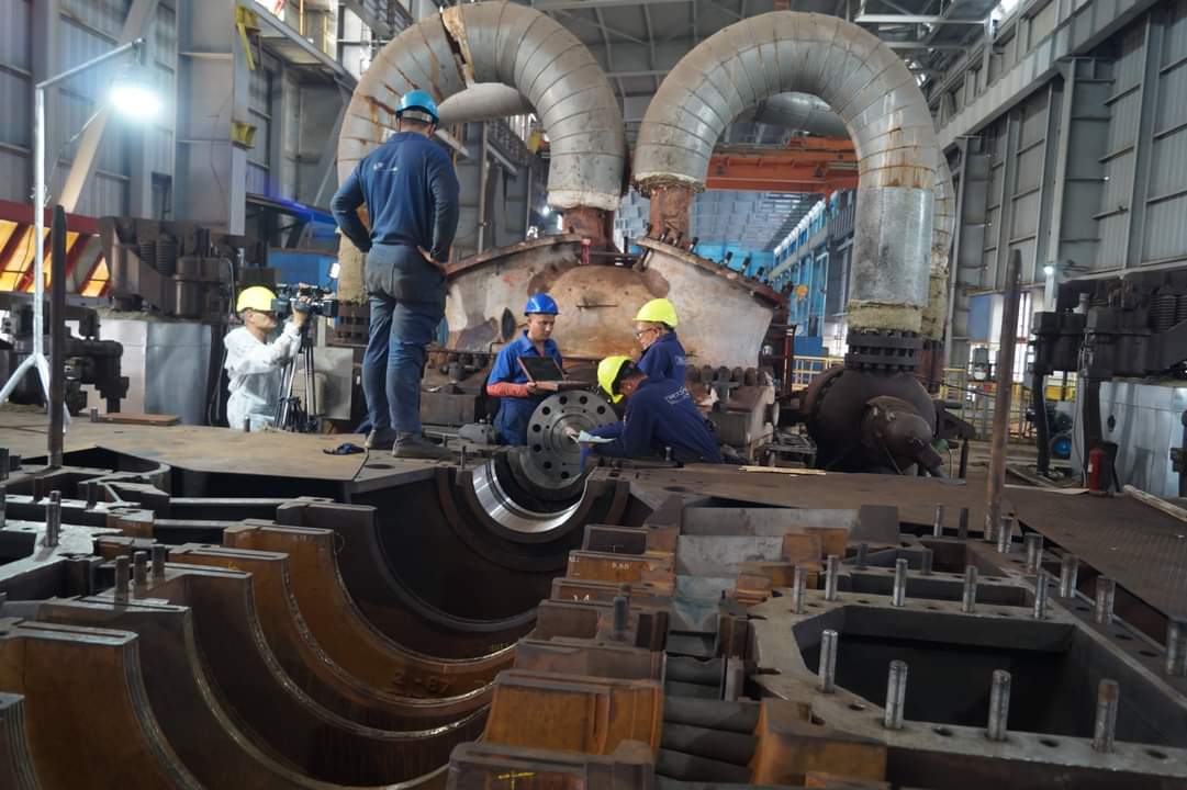 No se cómo lo logran pero estos hombres tienen una fuerza increíble. Buenos días #Cuba 🇨🇺 Que sea una buena jornada.