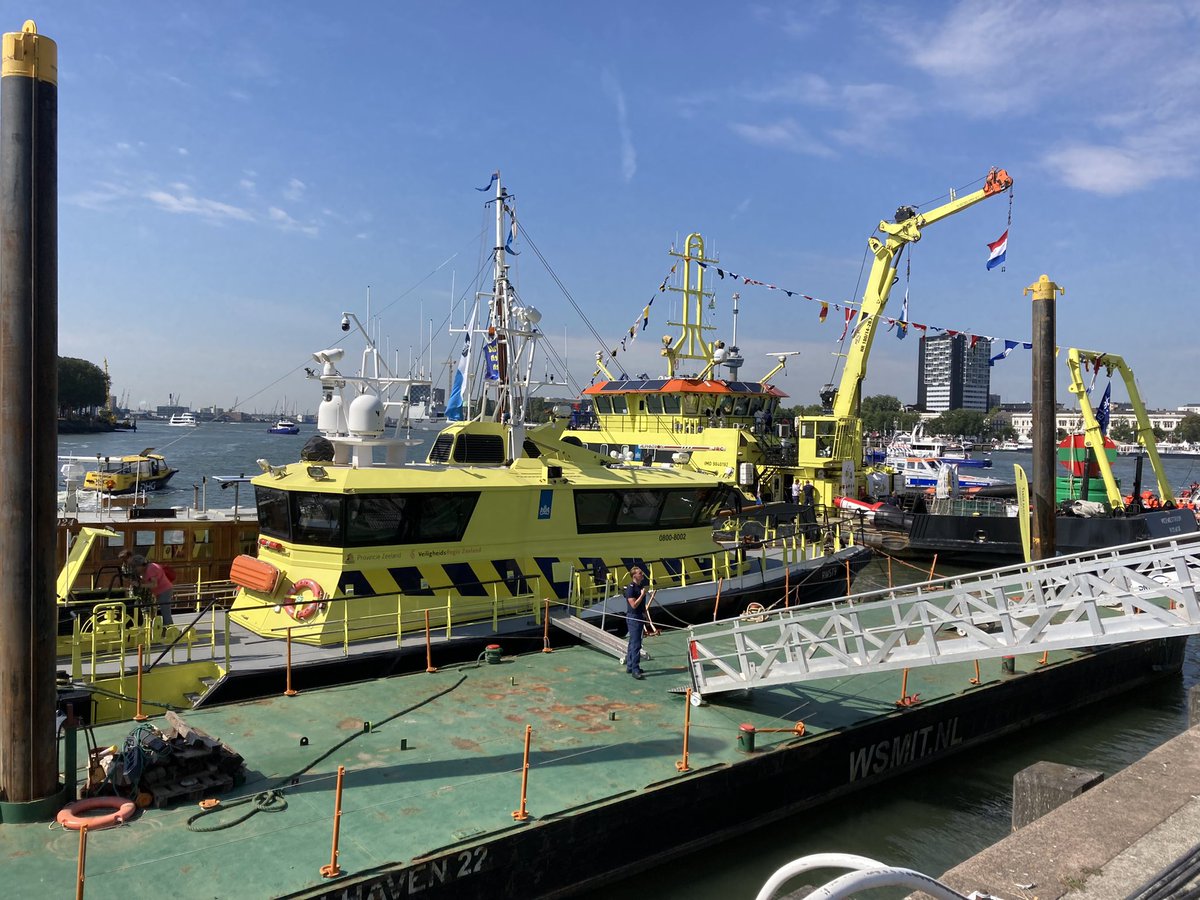 Wil je wel eens een #vaartuig van <a href="/Rijkswaterstaat/">Rijkswaterstaat</a> bekijken of meer weten over mijn werk, kom dit #weekend dan langs bij de stand van Rijkswaterstaat op de <a href="/Wereldhavendgn/">Wereldhavendagen Rotterdam</a> in #Rotterdam