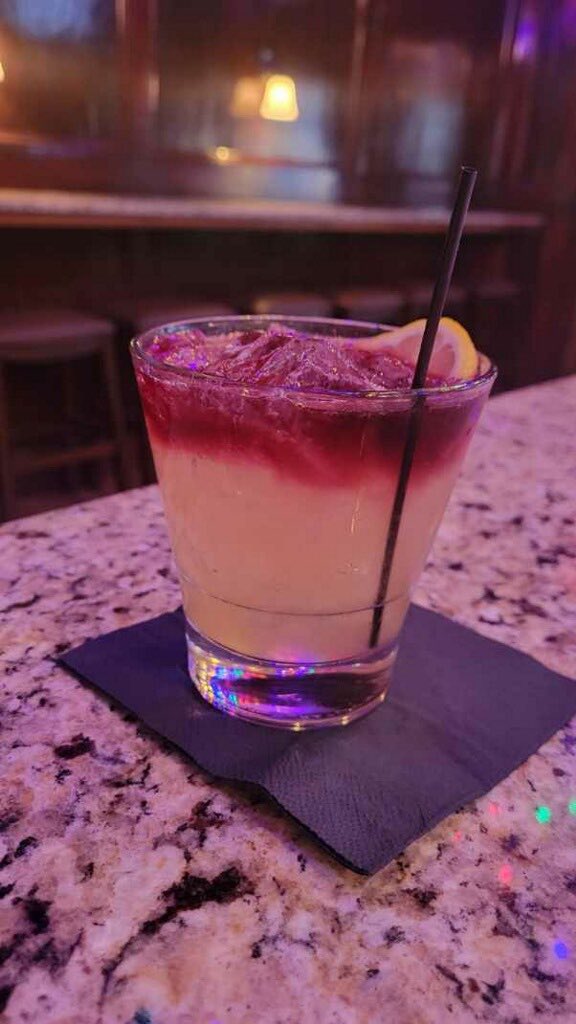 belletavern's tweet photo. Bell tavern drink special for the weekend… Its got the JUICE | woody creek rye, lemon, cabernet float $10

💕 https://t.co/vPNPEe4l93