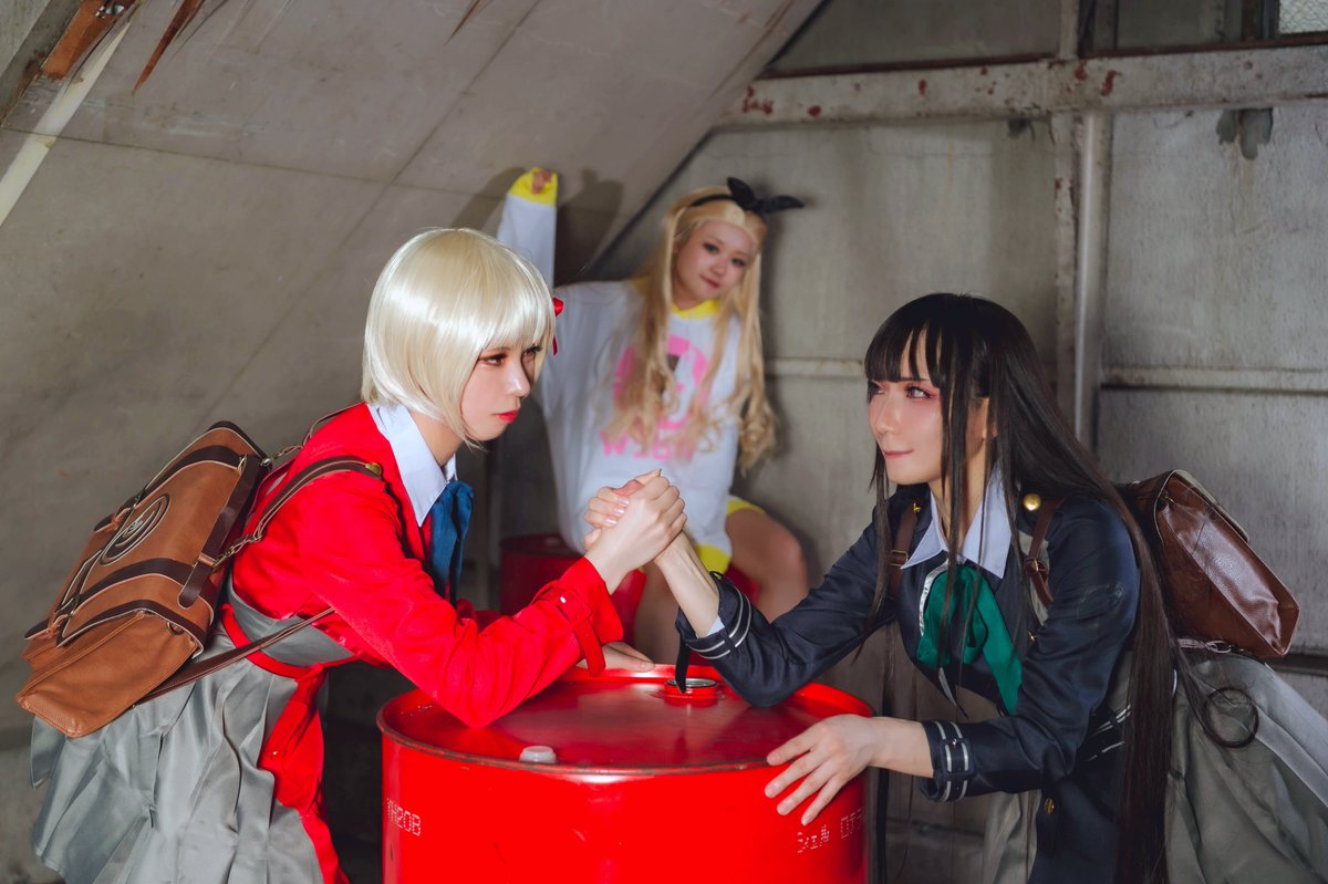 usamizaka_usari's tweet image. 【コスプレ☞リコリス・リコイル】

〚 喫茶リコリコ併せ☕ 〛

全部、わたし（ボク）たちの&quot;日常&quot;なんだ。

千束→ アル（ @kawa1013r ）
たきな→うさり（ @usamizaka_usari  ）
クルミ→まみゅ（ @MmMm_sid ）

1.4→ @yamasemi_  📸
2.3→ @faf_jou  📸
#リコリス・リコイル  #リコリコ