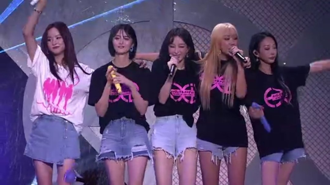 CEOahnhyojin's tweet photo. my precious people 💖 #EXID https://t.co/uodKmgLyNj