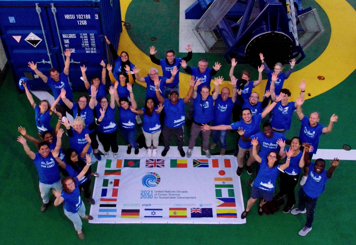 AWI_Media's tweet photo. Wir sind unterwegs! #NoSoAT #PS132 Messprogramm im Atlantik für die Nachhaltigkeit des Erdsystems. 19 Nationen, 4 Wochen, 12,655 km von Bremerhaven nach Kapstadt.
@AWI_Media
@POGO_Ocean
@NipponZaidan
@UN_Ozeandekade
@ocean_training
@NfPogoCofE
@helmholtz_en https://t.co/HM99XiOGNh