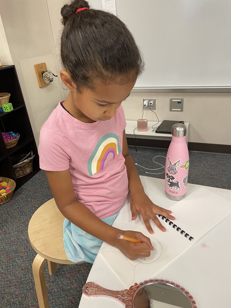 MrsHeschsclass's tweet photo. Starting our day drawing our monthly self-portraits! #TCECardinals https://t.co/Nfr1sJI4pY