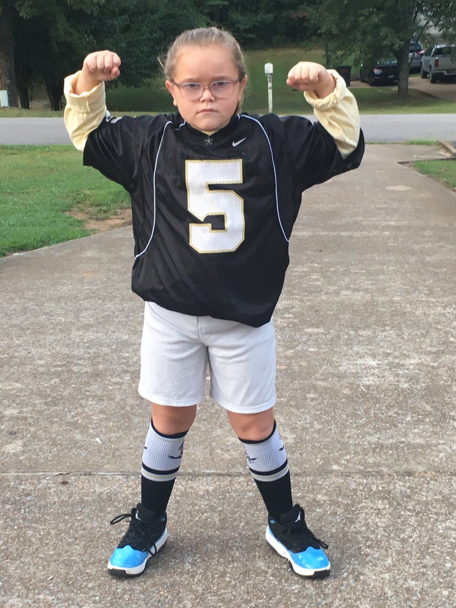 Madduxwiley1's tweet photo. We representing @mike5wright on college colors day @VandyFootball ⚓️⬇️ https://t.co/oMWugNA4c5