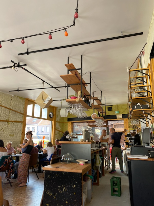 Martin_davidb's tweet photo. Bravo à l'équipe du "Tok Ici", nouveau café-restaurant au cœur des Bois Blancs !  Foncez-y à partir de demain ! C'est frais, bon... et sous statut coopératif, vive l'économie sociale et solidaire ! #Lille #ESS https://t.co/kHKqVrkqGm