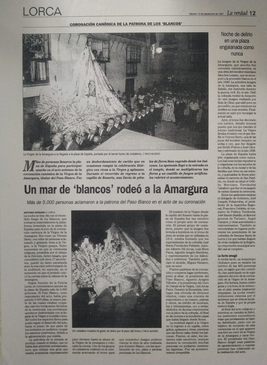 PasoBlanco_3's tweet photo. Más de 5000 blancos arroparon a la Virgen de la Amargura en la Plaza de España el día de su Coronación. Nadie quiso perderse un evento histórico que quedará en nuestra memoria para siempre.
#25CoronaciónAmargura https://t.co/Z2DLDZVsSV
