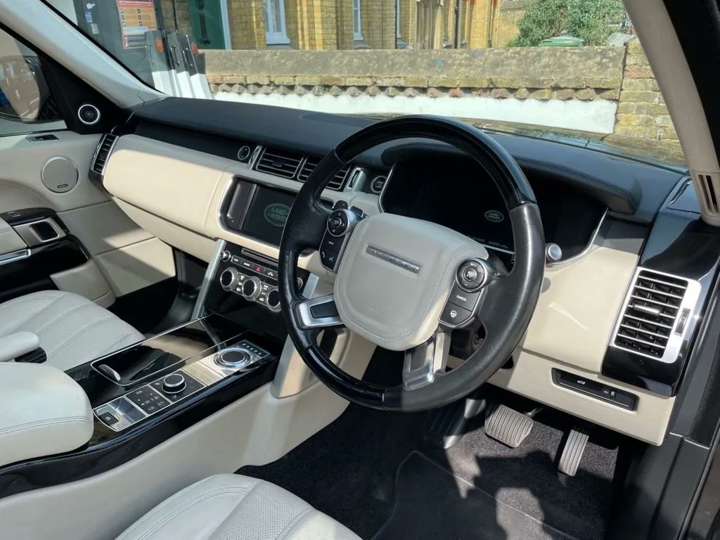 Rushmores_Cars's tweet photo. 💥 2020 VOLKSWAGEN T-ROC💥
Just in! This 2020 VOLKSWAGEN T-ROC
1.5 R-LINE TSI EVO 5d 148 BHP VW With 19015 Miles! 

£26,800 or From £368 Per Month!

⬇️Apply Here⬇️
https://t.co/QucF7QBhCj  📊

#cars #london #automobile #ride #catford #luxurycars #carsforsale https://t.co/bPBsPf5dGJ