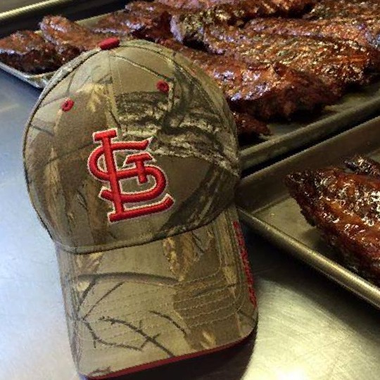 #TGIF 🙌 Bring it on! 
Ribs and Wings 🔥
Cardinals vs. Cubs ⚾
Labor Day Weekend 😎

Let's go @cardinals! ❤️

#labordayweekend #laborday #bogartssmokehouse #barbecue #bbq #stlouis #soulard #explorestlouis #stlouisgram #instabbq #stlcards #cubs #mlb #baseball