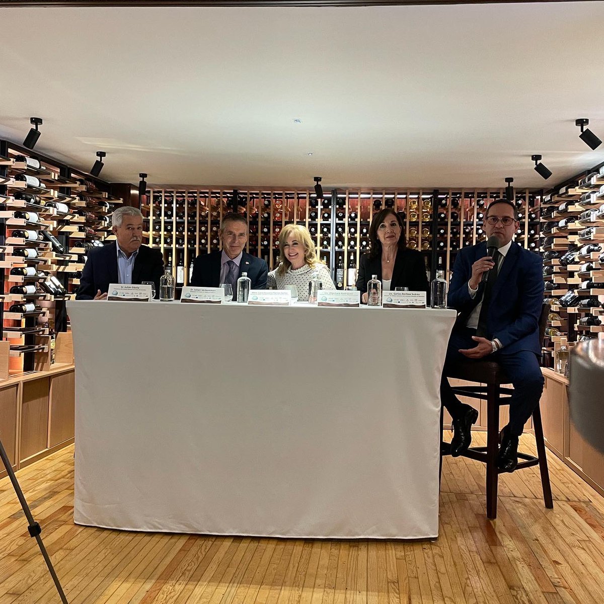 <a href="/MexicoSelection/">México Selection by CMB</a> <a href="/concoursmondial/">Concours Mondial de Bruxelles</a> <a href="/WineBarCMB/">Wine Bar by CMB</a> <a href="/Coahuila/">Turismo de Coahuila</a> En la presentación oficial de la 6ª edición del  concurso de vinos y espirituosos que se realizará del 16 al 18 de Nov  <a href="/carlotamontoya/">Carlota Montoya</a> <a href="/laurisantander/">Laura Santander</a> … me hacen feliz 😀 y mas ser parte del jurado!!! #MéxicoSelectionbyCMB