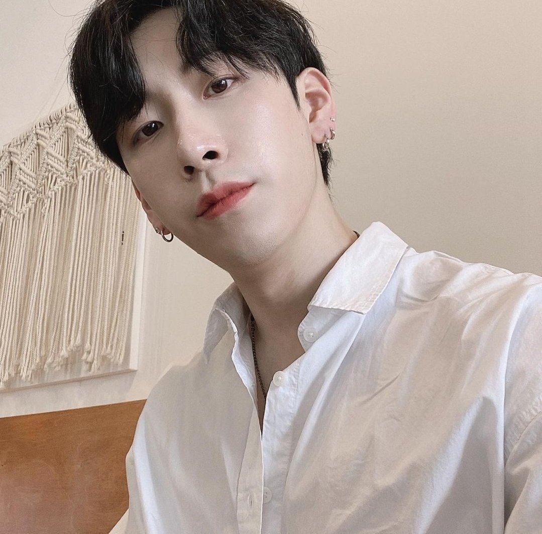 Seunghoon_InT's tweet photo. SEUNGHOON INSTAGRAM
POST
02.09.2022

☕

@Noir__official
#NOIR #SEUNGHOON #SHINSEUNGHOON
#느와르 #승훈 #신승훈
#느와르승훈 https://t.co/AO0qSRMo3b