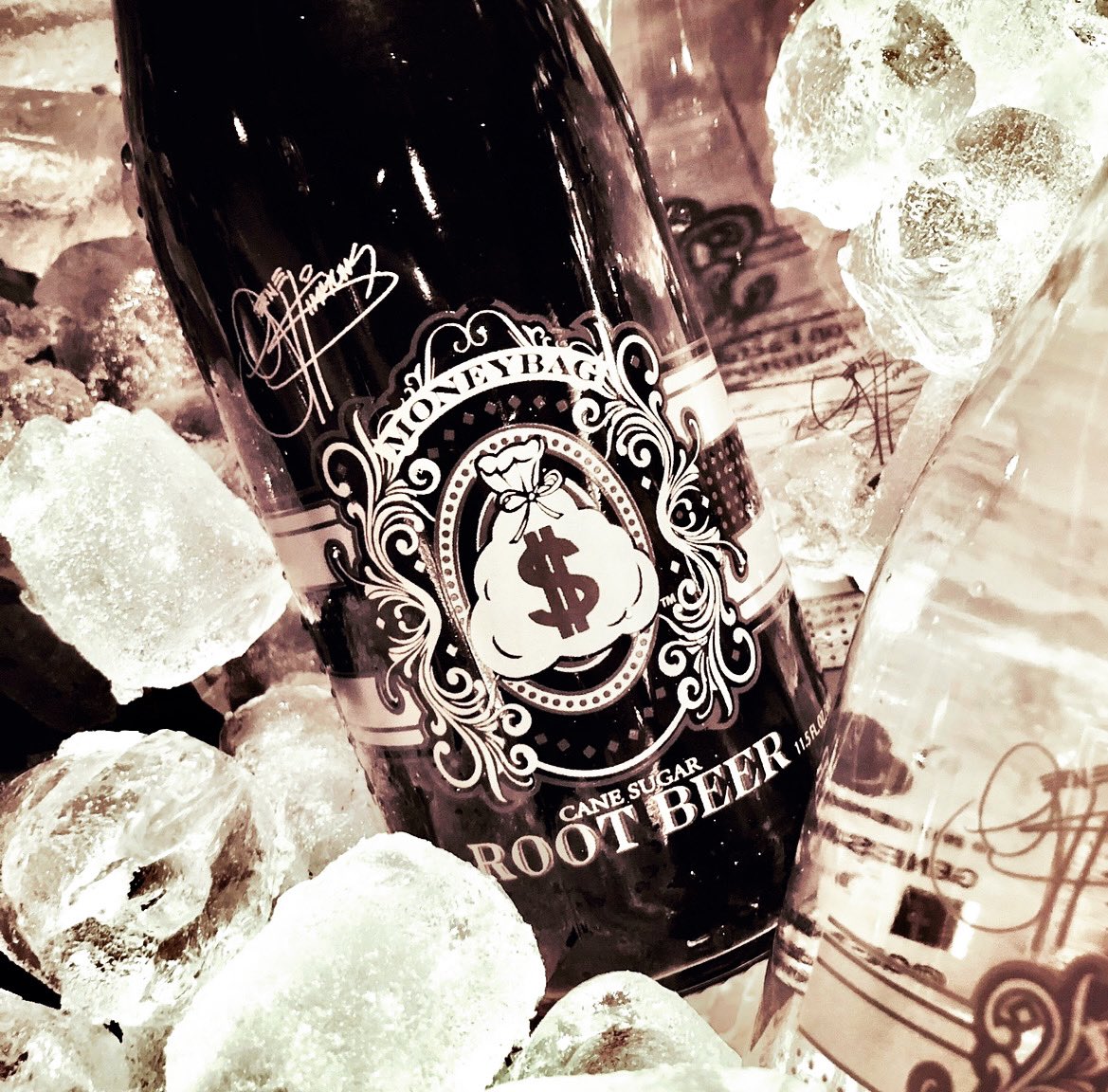 moneybagsodas's tweet photo. TGIF! What makes the weekend better? A cooler stocked with ice cold @genesimmons MoneyBag Sodas! 💰🤟🧊 #genesimmons #moneybagsoda #moneybag #canesugarsoda #sodaroyalty #money #liquidcurrency #tgif #weekendvibes #icecold #genesimmonsmoneybagsoda https://t.co/BJ6LtC9xQN