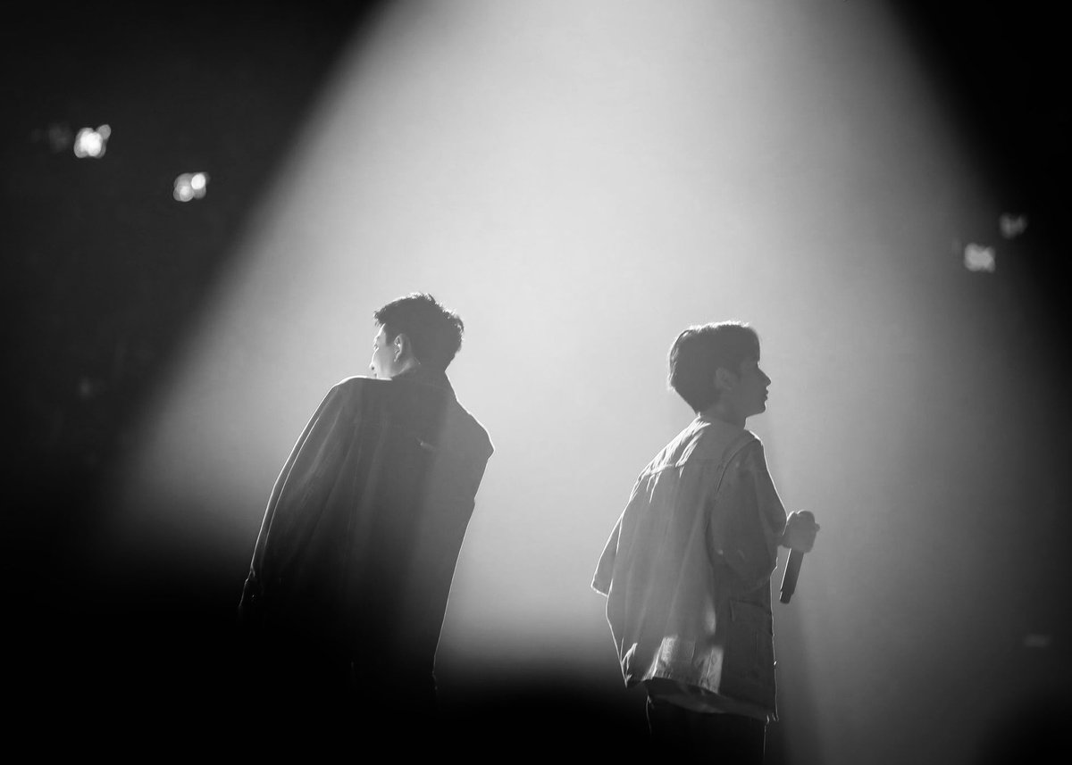 jumphobic's tweet photo. karmic rhythms • offgun au

leone (off) will do everything for his best friend, adriel (gun)—like abandoning his own dreams and joining a band just to be with him. 

but leone didn’t know that he can go as far as to watch riri fall for someone else countless of times… but him. https://t.co/XEMosLEjZi