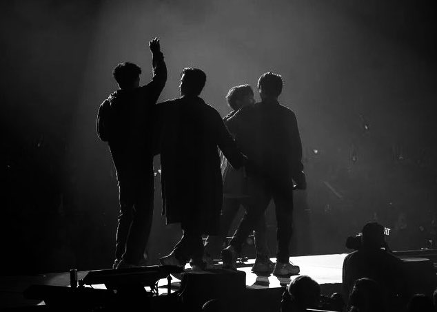 jumphobic's tweet photo. karmic rhythms • offgun au

leone (off) will do everything for his best friend, adriel (gun)—like abandoning his own dreams and joining a band just to be with him. 

but leone didn’t know that he can go as far as to watch riri fall for someone else countless of times… but him. https://t.co/XEMosLEjZi