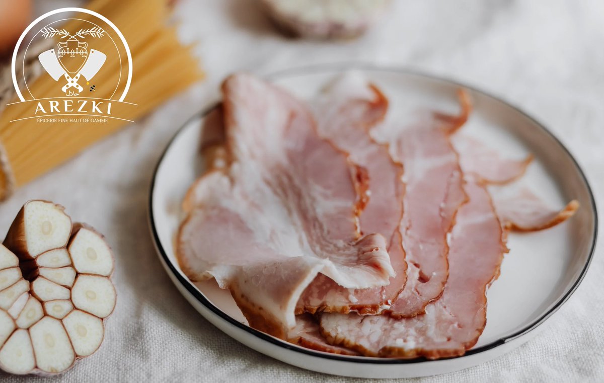 chez_arezki's tweet photo. Salam a tous !

Nous sommes heureux de vous présenter notre toute dernière pièce de charcuterie premium certifiée halal: le Bacon de veau au four. Un seul mot pour le décrire: EXQUIS 😍

A découvrir sans plus attendre sur https://t.co/q0Gix4TnQZ https://t.co/xIpeFteE4k
