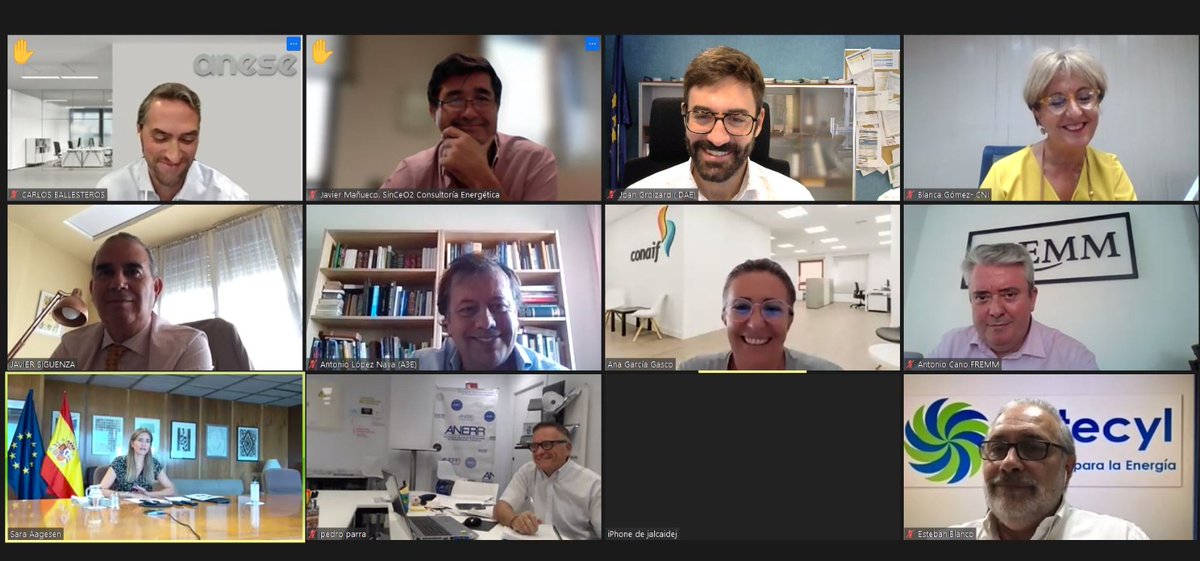 mitecogob's tweet photo. ➡️ La secretaria de Estado de Energía, Sara Aagesen, se reúne con representantes del sector de instalaciones técnicas @Asociacion3e, AMI, @Anerr_, @ANESEASOCIACION, @CONAIF y @CniInstalad 

Edificios eficientes energéticamente, el primer paso para el ahorro y la sostenibilidad ✅ https://t.co/uitu33EcYW