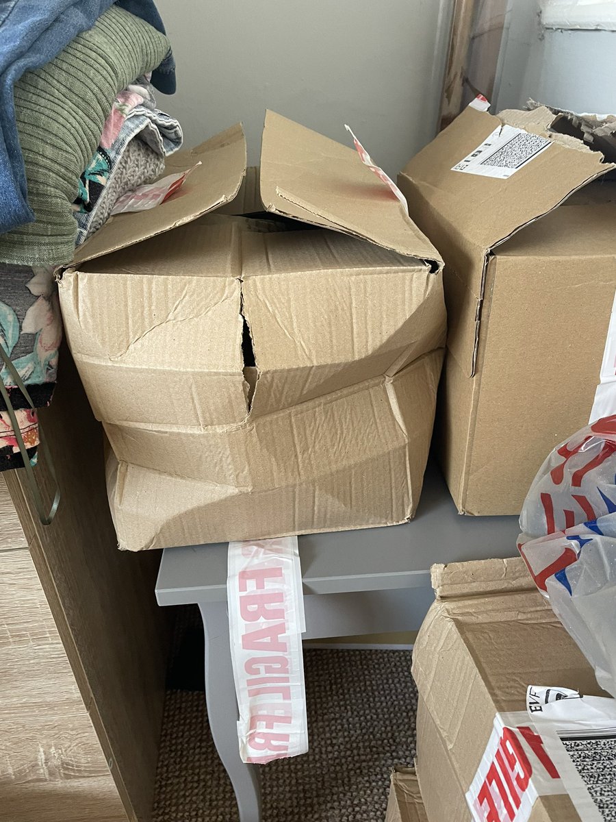 nicky1488's tweet photo. @Matalan  absolutely shocking service I am fed up of emailing and calling some order not arrived, half arrived smashed and now waiting for a refund and now been told hasn’t been processed and waiting to hear when my other items will be in store 🤦‍♀️  packaging was horrendous🤬 https://t.co/2eFlIp43oz