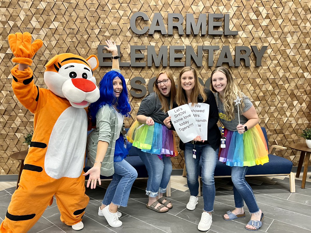 Holly Adams tweet media