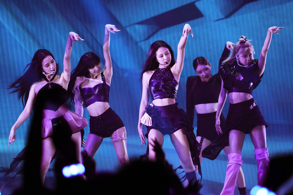 bpyoutubedata's tweet photo. Most viewed 2022 VMAs performances on MTV's YouTube channel so far:

1. @BLACKPINK – 20M
2. Anitta – 4M
3. Nicki Minaj – 3.4M
4. Bad Bunny – 2.9M
5. Jack Harlow feat. Fergie – 2M

#PINKVENOM    #BLACKPINK https://t.co/zdM0gFPISH
