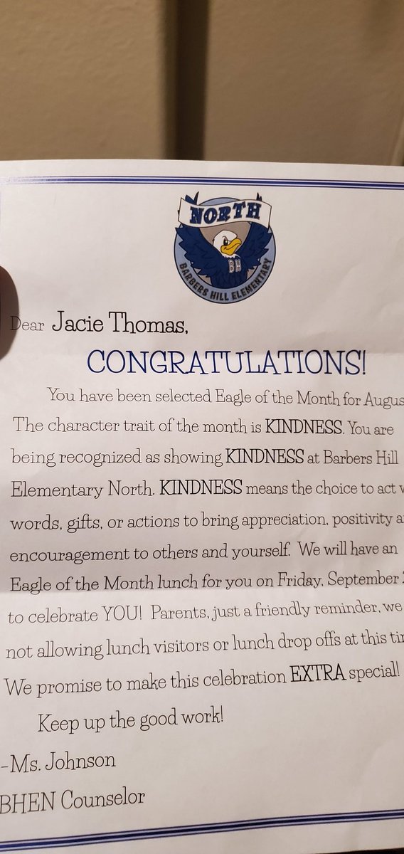 hrthomas13's tweet photo. Gotta give a huge shout out to @BarbersHillVB for being kind to Jacie!! She is returning it to her peers and said that the team had to know she was Eagle of the Month. Getting out of the car she said "Wings Up, Eagles on 3!" I love yall!!! https://t.co/yKf3GfdJSK