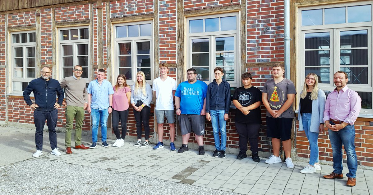 Salamander_SWDS's tweet photo. #Startofapprenticeship at Salamander! This year, we welcome eight new, highly motivated trainees at our headquarters in Tuerkheim.
#apprenticeship2022 #apprentices #careerstart #salamanderindustrialproducts https://t.co/JxaVvMjezD