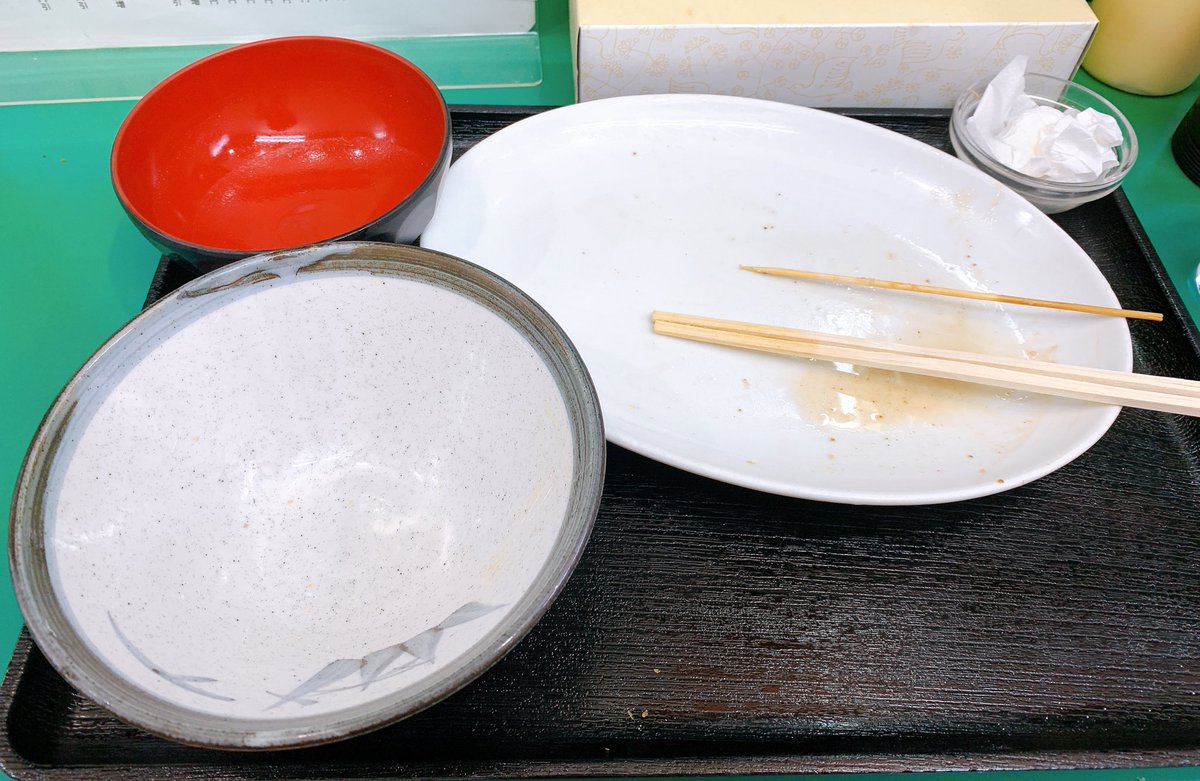 kitsun_12's tweet photo. 特技なんもないからご飯を残さず食べることって答えてる https://t.co/7XqlGkEWeu