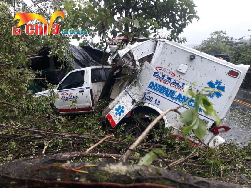 EdwardFAlvarez's tweet photo. Se accidentó ambulancia
En la vía #Mutata - #Dabeiba ocurrió accidente de tránsito. Autoridades informaron que no resultaron personas lesionadas. https://t.co/erUFNgqSyI