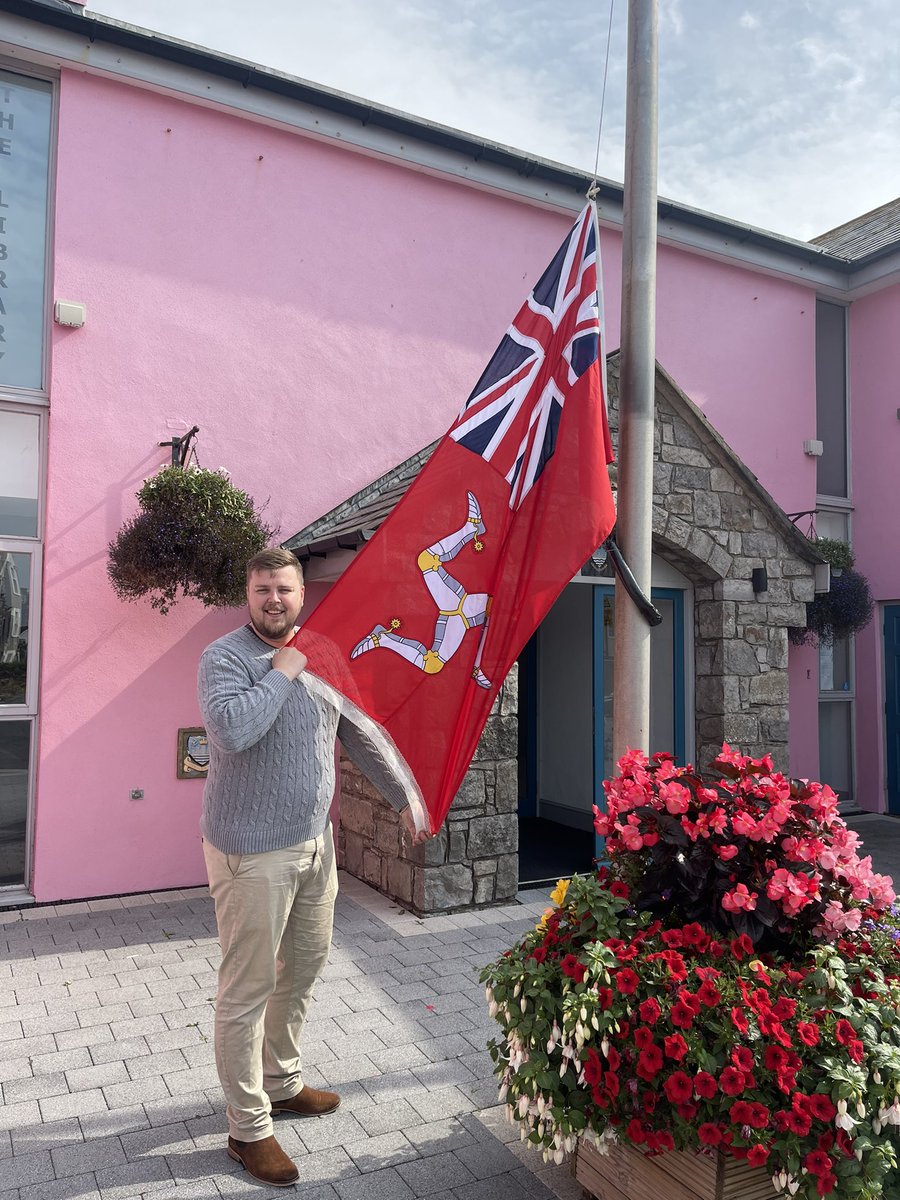 IoMKGFS's tweet photo. Merchant Navy Day is observed annually on September 3. In recognition of their sacrifice in World War I, King George V bestowed the title of Merchant Navy on British merchant seafarers. They are often regarded as the forgotten and invisible navy community. https://t.co/iU15uIRAAU