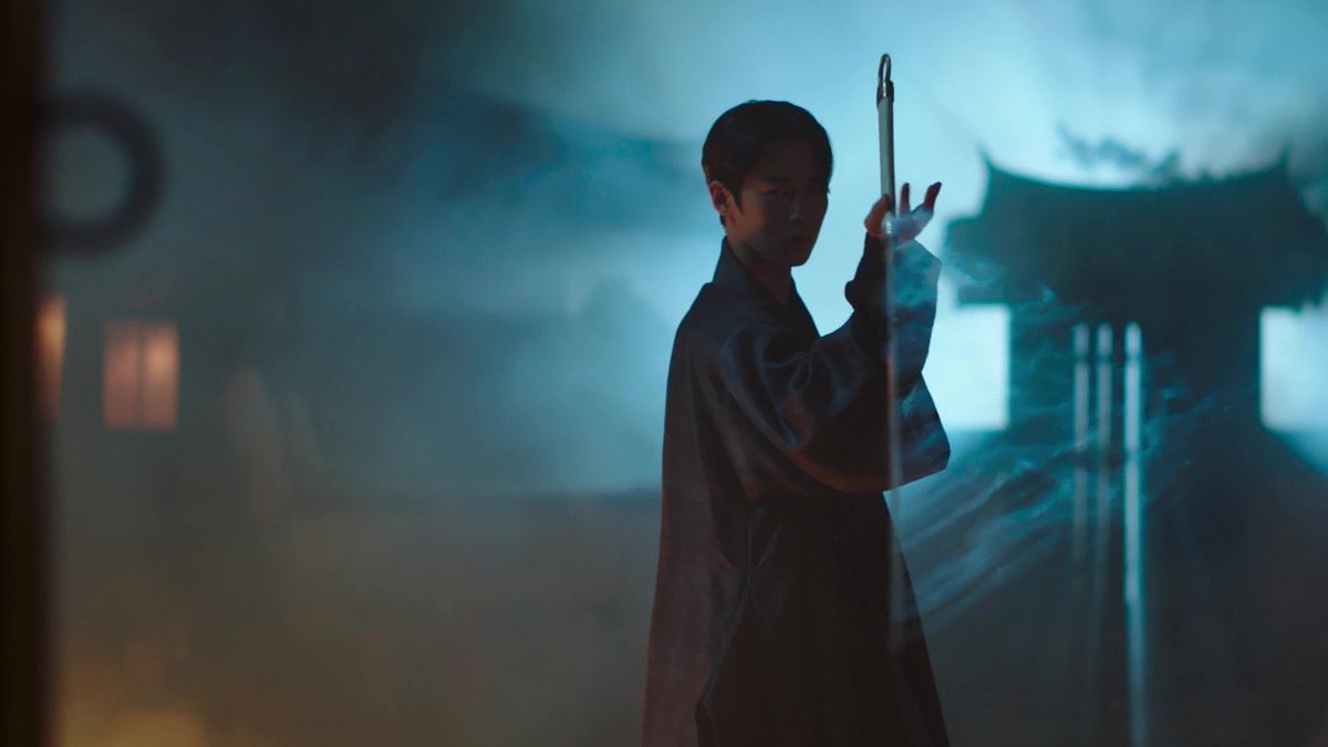 calmpleasure07's tweet photo. jang uk is about to be so feared by everyone. not just bc he has the energy of the kings star or that bc he’s pissed etc etc. but bc he was literally trained by the most feared shadow assassin, the cruel merciless shadow assassin https://t.co/hyA9g1DNoP
