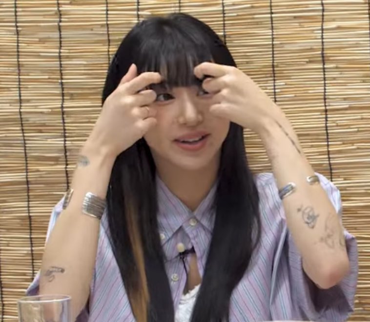 chaeypics's tweet photo. chaeyoung and her tattoos out https://t.co/mtkvI9PBvX