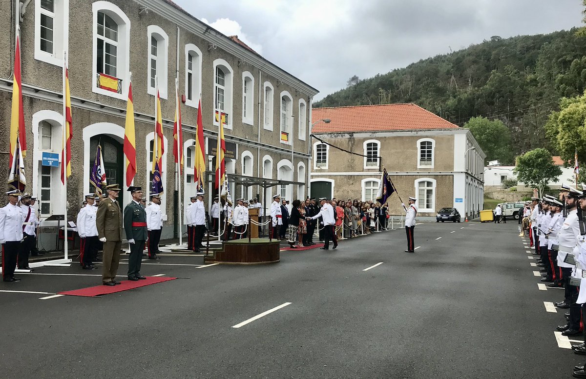 DelegGobGAL's tweet photo. A subdelegada do Goberno na #Coruña, @MRivasL, na toma de posesión do novo Comandante da #FUPRO, Manuel García Ortiz, que se pon á fronte de máis de 1.500 efectivos cuxo principal labor é proporcionar seguridade aos intereses da @Armada_esp en territorio nacional e internacional https://t.co/05l4BWer8X