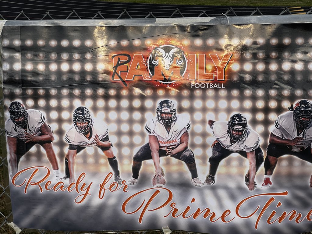 RamsFootball309's tweet photo. #GAMEDAY https://t.co/cQlP0F0CfG