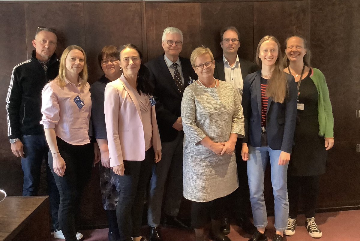 ValviraViestii's tweet photo. Valviralaiset tapasivat tänään Ihmisoikeuskeskuksen johtoa ja asiantuntijoita. Keskustelua käytiin mm. ikääntyneiden ja vammaisten oikeuksista. Kiitos hyvästä tapaamisesta @FIN_NHRI! Työ perus- ja ihmisoikeuksien edistämiseksi jatkuu. #ihmisoikeudet #perusoikeudet @sirpa_rautio https://t.co/qXV15PMFSR