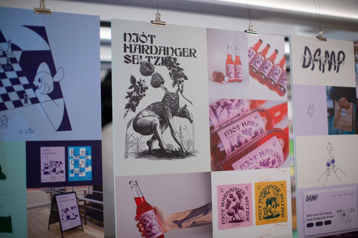 Grafill's tweet image. Siste sjanse til å fordype seg i Visuelt vinnerarbeider i grafisk design, illustrasjon, moving image og digital design, søndag 4. september (12-16). Velkommen innom oss i Møllergata 39. grafill.no/utstilling/kal…