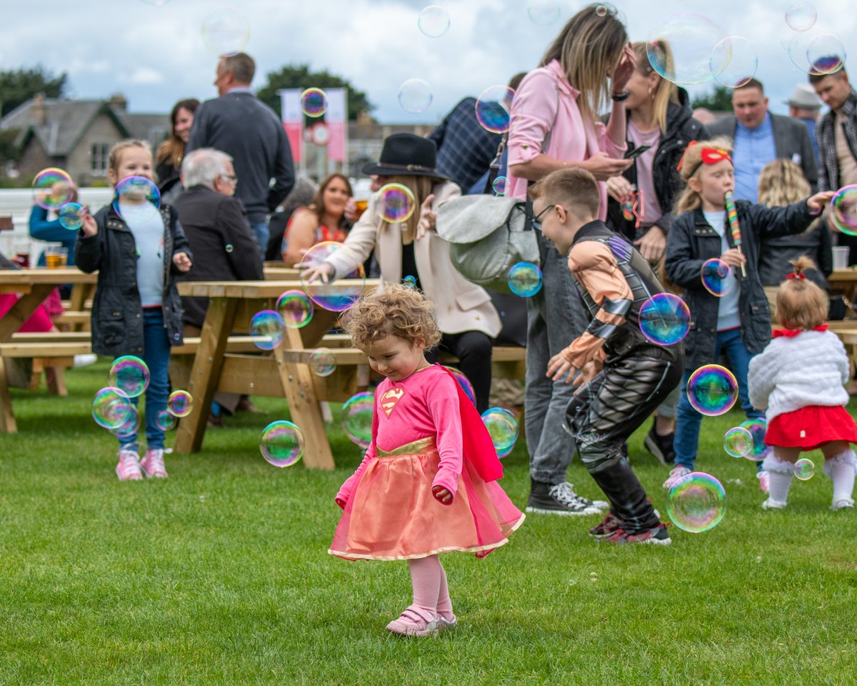 Ready for a day of unmissable family fun?💥 With superhero shows, kids rides, face painting & chill out teepee zone all included in the price, don't miss out on the Musselburgh Gold Cup Family Day on 11th September! Kids go FREE, book now to save £5pp: loom.ly/qPEDE2U