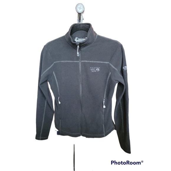 MissWStack's tweet image. So good I had to share! Check out all the items I'm loving on @Poshmarkapp #poshmark #fashion #style #shopmycloset #mountainhardwear #onestepahead #laurenralphlauren: posh.mk/09AagbXFTrb